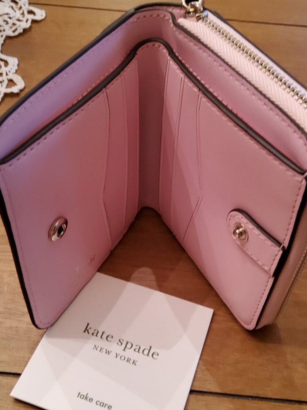 New Kate Spade Bifold Wallet in Pink - Picture 4 of 7